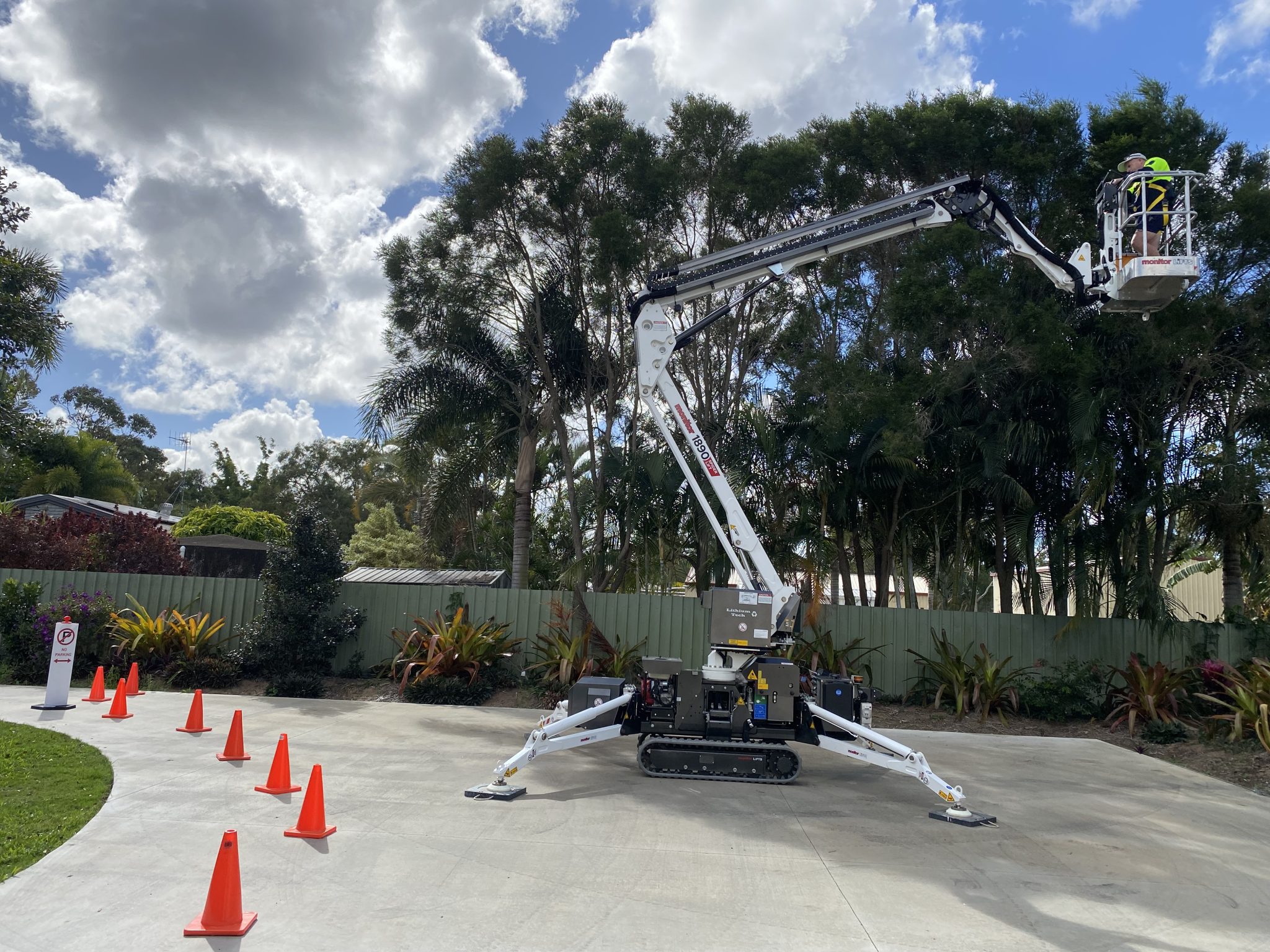 Elevated Work Platform Training | 100 Percent Safety Training | Bundaberg